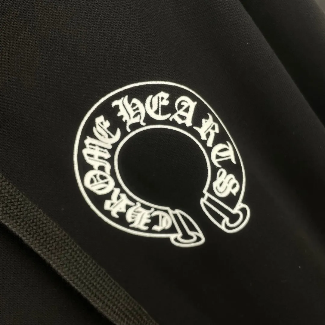 KL 🔘 𝐂𝐡𝐫𝐨𝐦𝐞 𝐇𝐞𝐚𝐫𝐭 CH 16019 1:1 ， ， Same Style oversize ， ！ ， ， ， Breathable ， ， 、 hold 。 ： ， 、 ， ， ； ， ， 。 oversize ， ， ， ， ， ！ Size：S M L XL ：Black White
